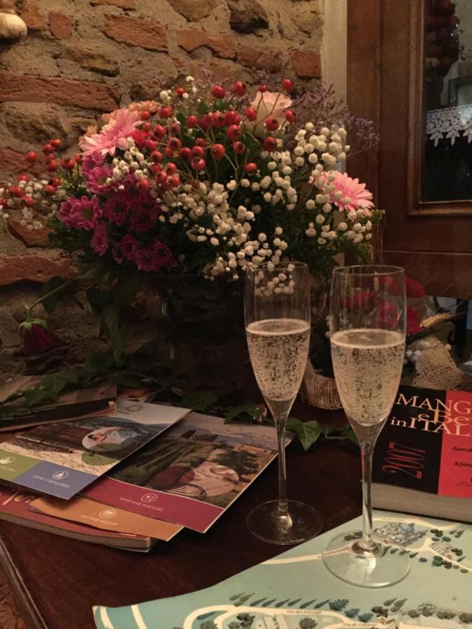 尼比亚挪农庄酒店 Montepulciano Stazione 外观 照片